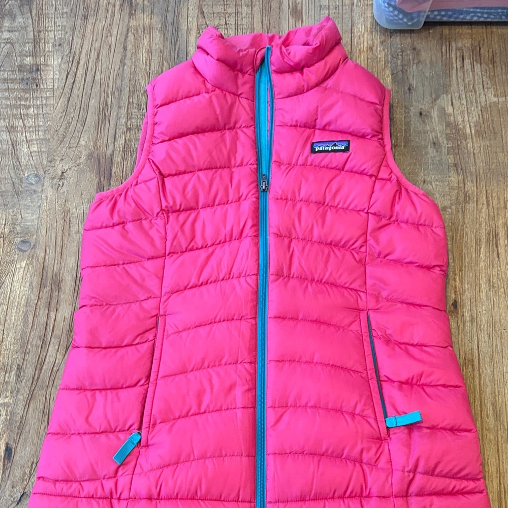 Patagonia Pink and Blue Puffer Vest girls size 10